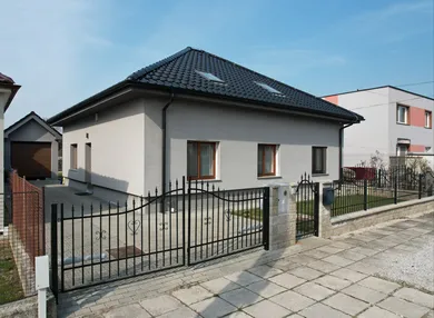 Na predaj 6-izbový dom, 216 m², Bratislava-Jarovce, Semenárska