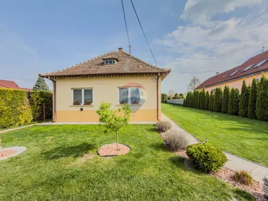 Domy na sprzedaż, 3-pokojowe, Jelka · €258 000