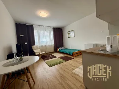 Mieszkania na wynajem, 1-pokojowe, Považská Bystrica · €390