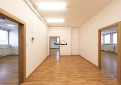 Na predaj komerčné, 117 m², Bratislava-Ružinov, Pestovateľská