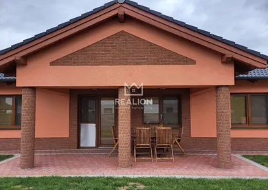 Na prenájom dom, 180 m², Stupava, Krajná