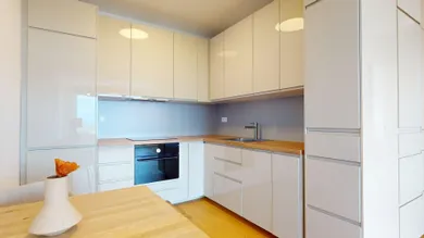 Na predaj 2-izbový byt, 60 m², Bratislava-Ružinov, Súkennícka