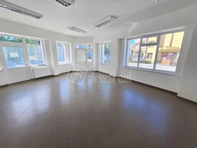 Na prenájom komerčné v Galanta · €1 000 · Pôvodný stav