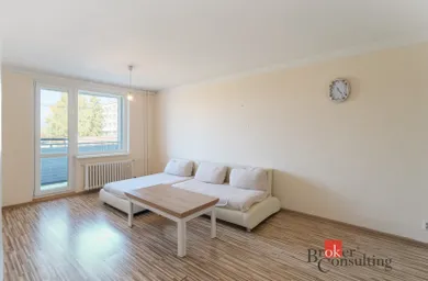Na predaj 3-izbový byt, 77 m², Žiar nad Hronom, Sládkovičova