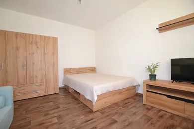 Na prenájom 1-izbový byt, 40 m², Poprad, Joliota Curie