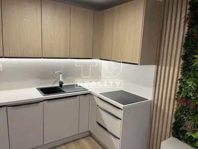 Mieszkania na wynajem, 2-pokojowe, Poprad · €790