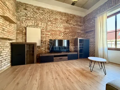 Квартиры в аренду, 3-комнатные, Sereď · €800