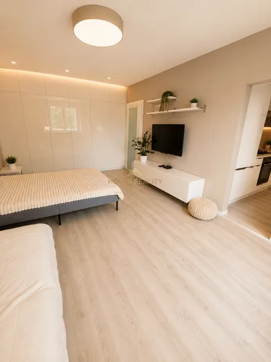 Na prenájom 1-izbový byt, 38 m², Bratislava-Ružinov, Andreja Mráza