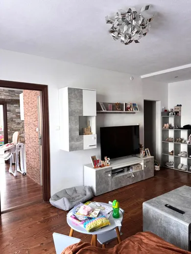 Na predaj 3-izbový byt, 69 m², Levice, Ul. M. R. Štefánika