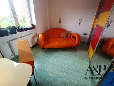 Na predaj 3-izbový byt, 74 m², Myjava, Dolná štvrť