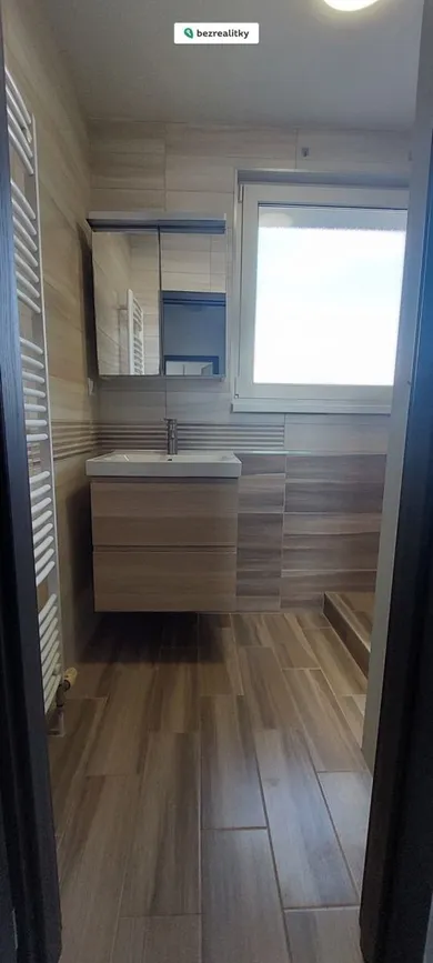 Na predaj 3-izbový byt, 67 m², Šamorín