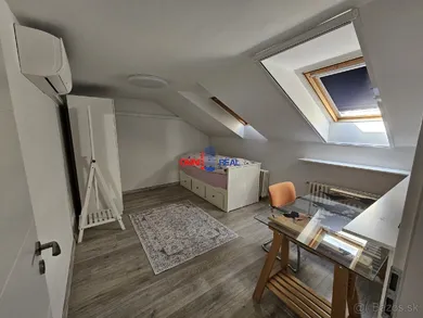 Na predaj 5-izbový byt, 183 m², Pezinok, Silvánová