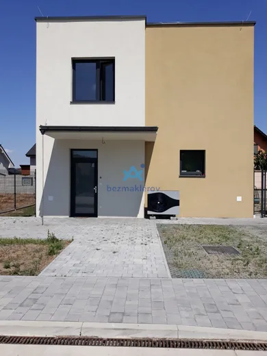 Na predaj 4-izbový dom, 99 m², Bílkove Humence, Šaštín-Stráže