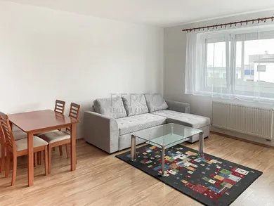Mieszkania na wynajem, 2-pokojowe, Senec · €570