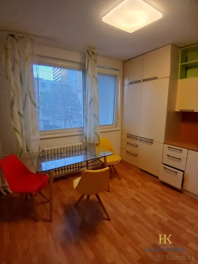Na prenájom 2-izbový byt, 67 m², Bratislava-Dúbravka, Drobného