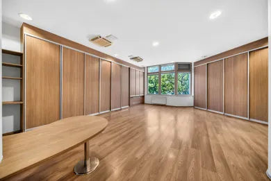 Na predaj komerčné, 143 m², Bratislava-Ružinov, Záhradnícka