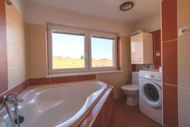Na predaj 2-izbový byt, 78 m², Bratislava-Vajnory, Roľnícka
