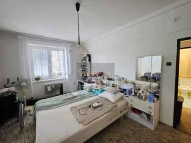 Na predaj 3-izbový byt, 77 m², Trnava, Ulica Hospodárska