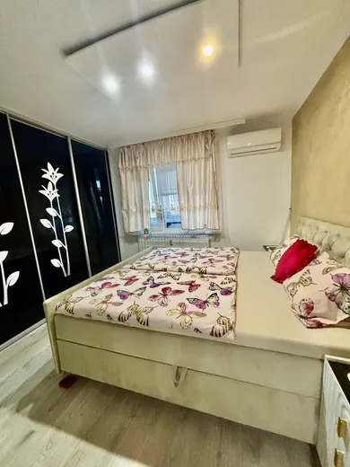 Na predaj 3-izbový byt, 72 m², Dunajská Streda, Nám. SNP