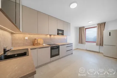 Квартири на продаж, 4-кімнатні, Bratislava-Nové Mesto · €497 500