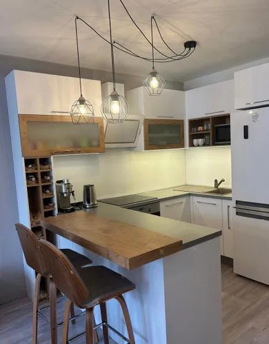 Mieszkania na wynajem, 2-pokojowe, Bratislava-Nové Mesto · €650