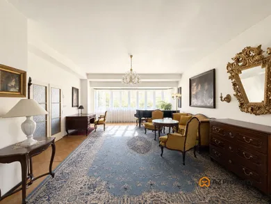 Будинки на продаж, 7-кімнатні, Bratislava-Staré Mesto · €1 650 000