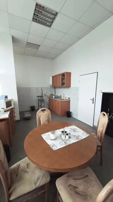 Na prenájom komerčné v Žilina · €1 400 · Dokončené