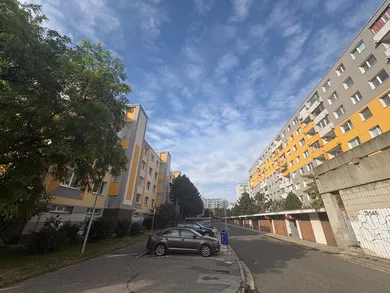 Na predaj 4-izbový byt, 84 m², Bratislava-Vrakuňa, Toryská