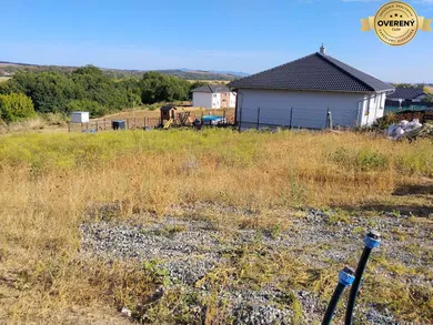 Na predaj pozemok, 690 m², Levice, Rekreačná