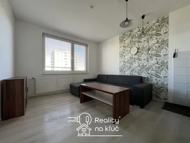 Na predaj 1-izbový byt, 38 m², Nové Zámky, Nábrežná