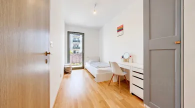 Na predaj 4-izbový byt, 88 m², Bratislava-Karlova Ves