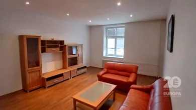 Na prenájom 2-izbový byt, 92 m², Bratislava-Nové Mesto, Vajnorská