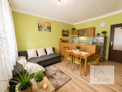 Na predaj 1-izbový byt, 48 m², Vráble, Sídl. Lúky
