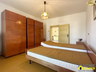 Na predaj 4-izbový dom, 155 m², Martovce