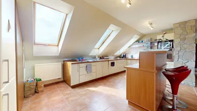 Na predaj 4-izbový byt, 125 m², Trnava, Štefana Moyzesa