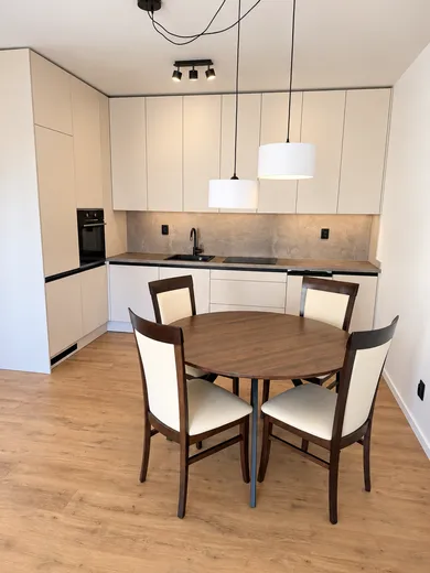 Na prenájom 2-izbový byt, 64 m², Žilina, Obchodná
