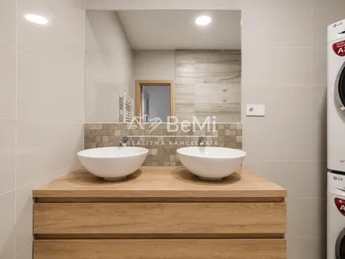 Na predaj 3-izbový byt, 70 m², Kozárovce