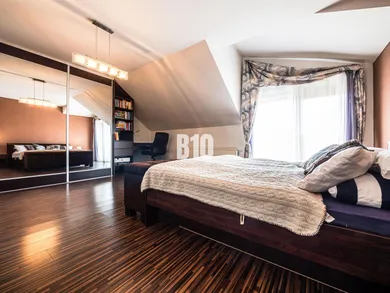 Na predaj dom, 250 m², Zlaté Moravce