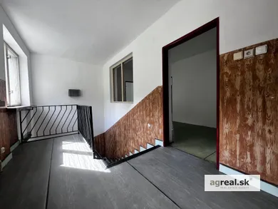 Na predaj dom v Bratislava-Dúbravka · €599 000 · Pôvodný stav