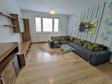 Mieszkania na wynajem, 3-pokojowe, Čadca · €550