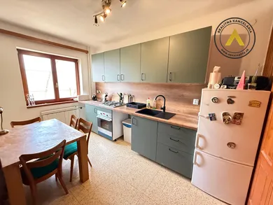 Na predaj 5-izbový dom, 230 m², Hlohovec, Čsl. armády