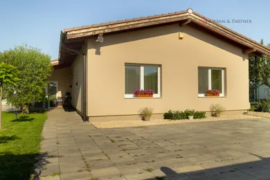 Domy na sprzedaż, 4-pokojowe, Senec · €455 000
