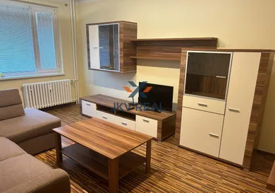 Mieszkania na wynajem, 3-pokojowe, Žilina · €900
