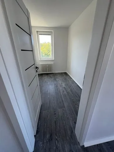 Na predaj 3-izbový byt, 47 m², Bratislava-Dúbravka, Bullova