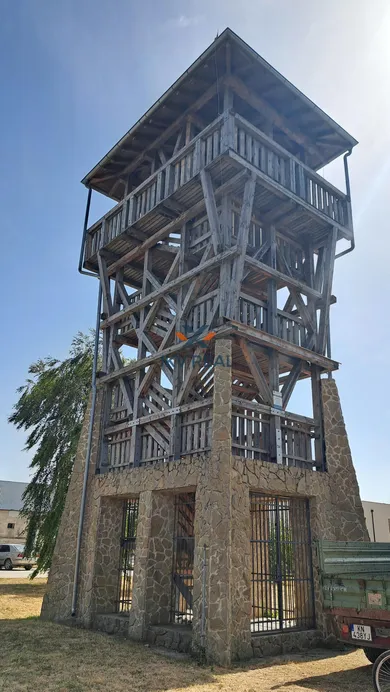 Na predaj 4-izbový dom, 94 m², Veľké Kosihy