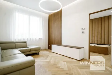 Na predaj 3-izbový byt, 111 m², Bratislava-Staré Mesto, Bezručova