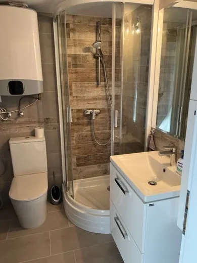 Na prenájom 1-izbový byt, 40 m², Bratislava-Ružinov, Pod gaštanmi