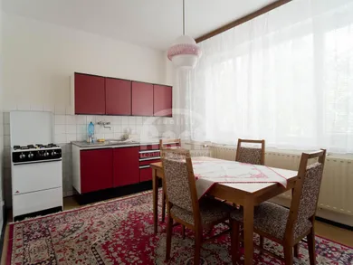 Na predaj 5-izbový dom, 200 m², Michalovce