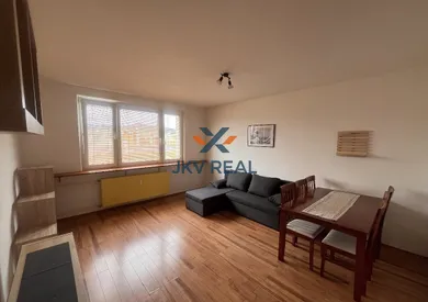 Na prenájom 3-izbový byt, 72 m², Banská Bystrica, Sitnianska