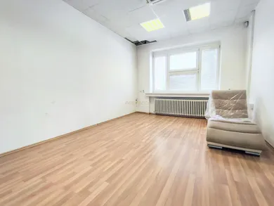 Комерційні приміщення в оренду, Bratislava-Staré Mesto · €715